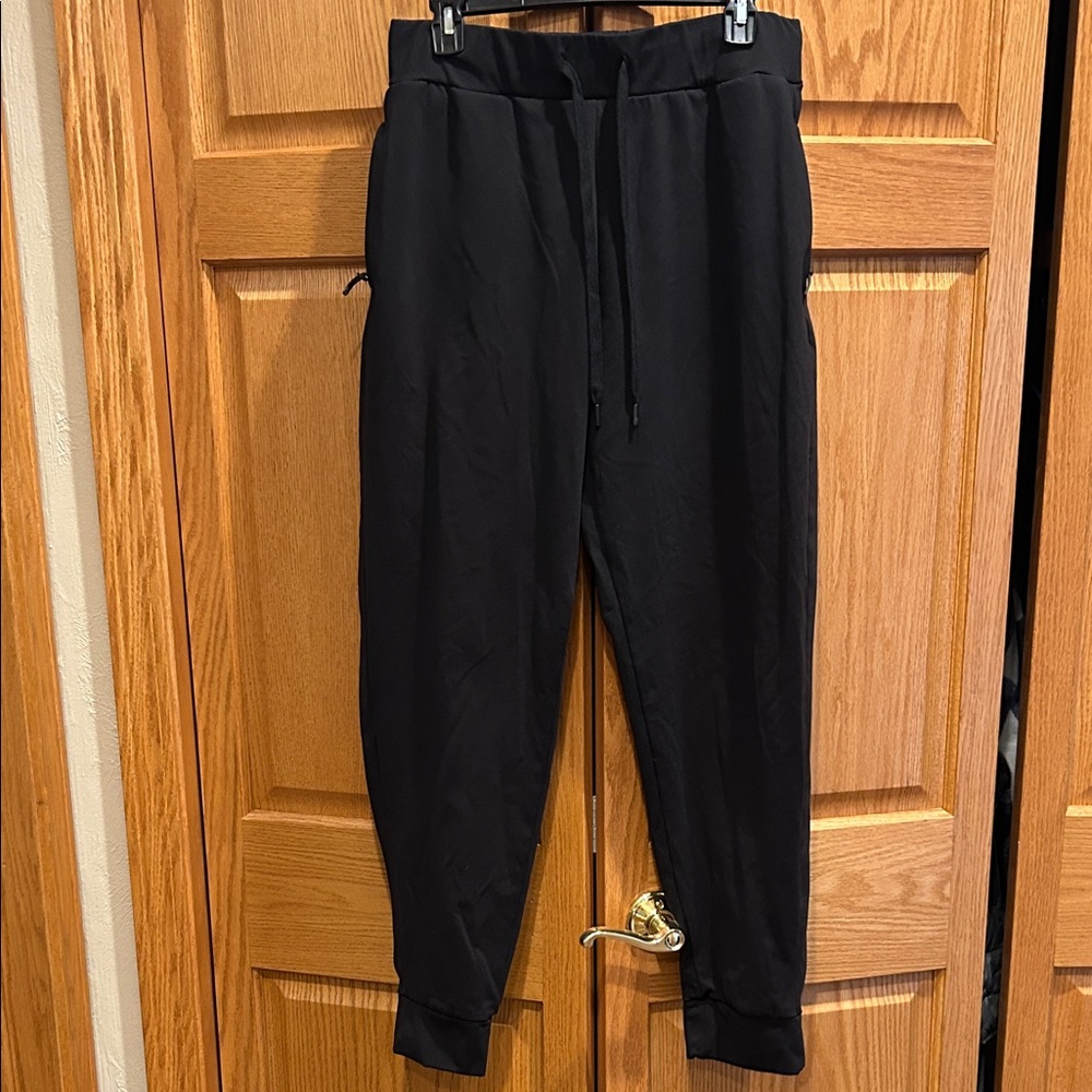 4 pairs 32° Heat Black Jogger Pants with Pockets - Picture 4 of 5